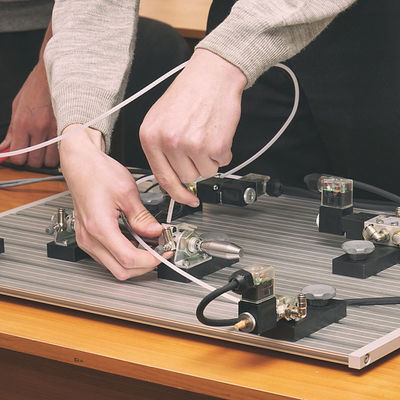 آنتن Emi Emc Lab Test Inspection خدمات تست آزمایشگاهی محصولات خدمات تست و احراز هویت شخص ثالث